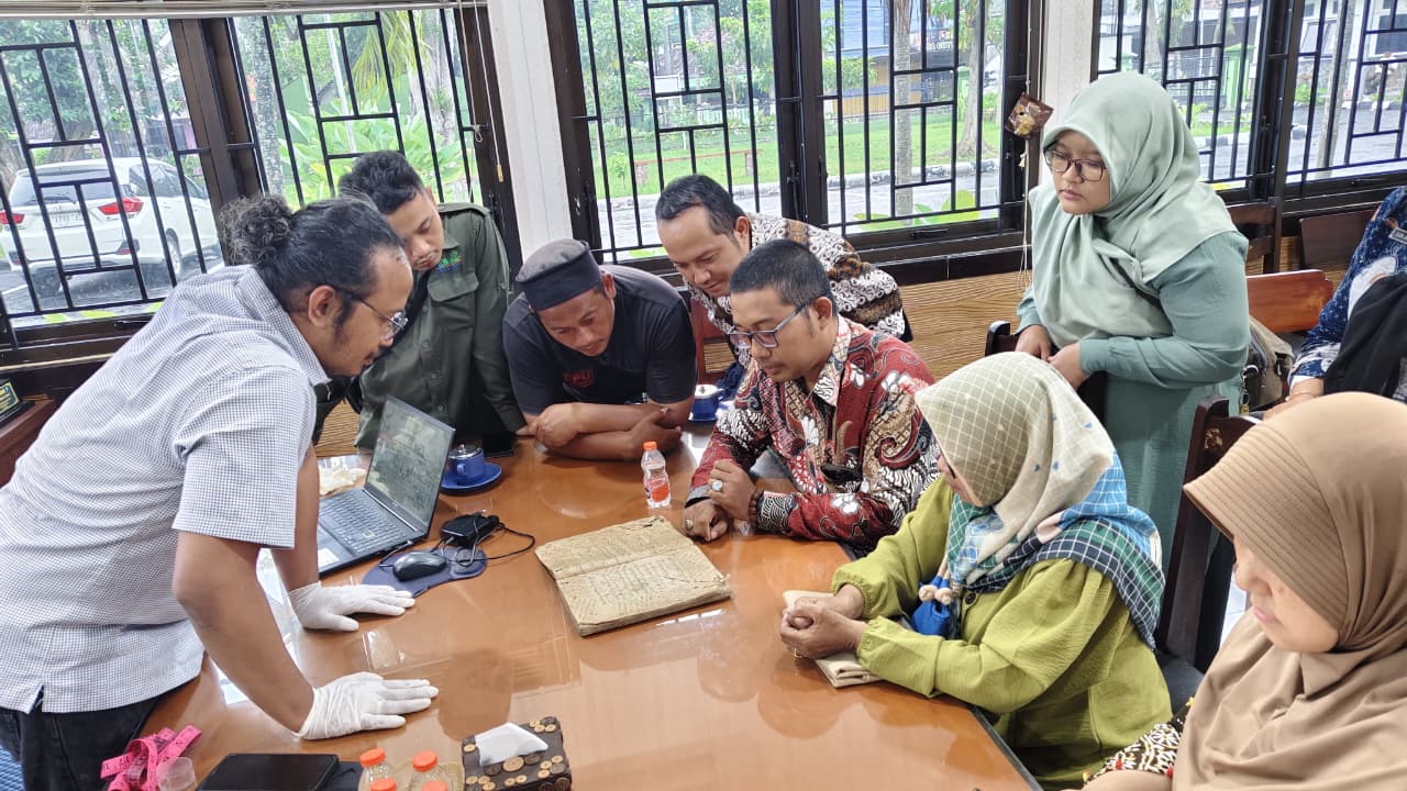 Direktur PUSMAN FAI UNU Blitar Jadi Narasumber Desk Verifikasi Naskah Kuno Kabupaten Blitar